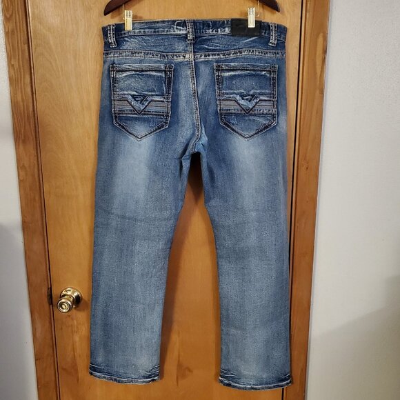 True Luck Distressed Bootcut Stretch Jeans Mens 36x32 Medium Wash - Picture 2 of 3